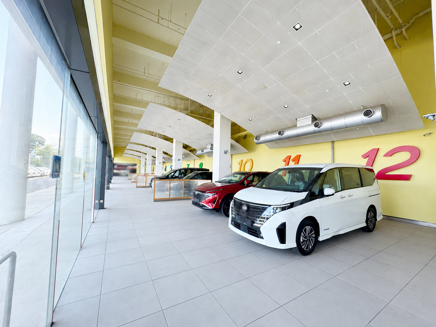 Car showroom space for rent at 1 Sixth Lok Yang Road with 12 indoor vehicle display bays
